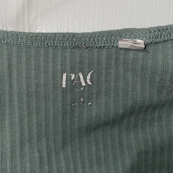 Pacsun Cropped Top. Size S! - Picture 3 of 3